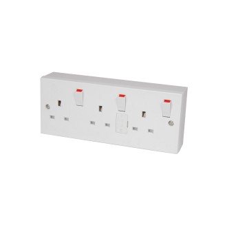 Mercury 3 Gang Switched Fused Mains Socket