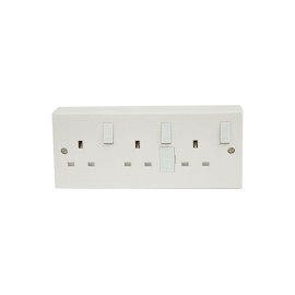 Mercury 3 Gang Switched Fused Mains Socket