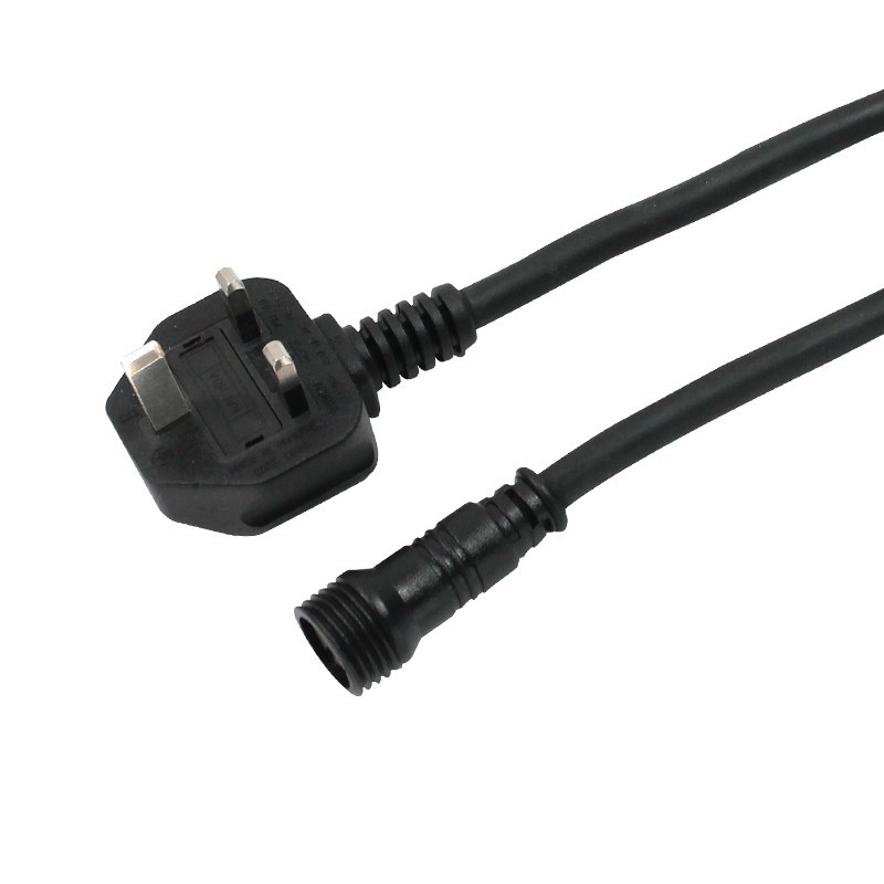 Exterior Spectra Series 2m UK Plug - Power 3-Pin Female