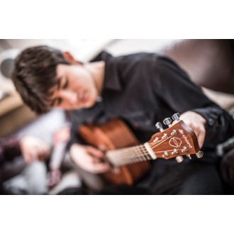 Chord Sapele compact acoustic guitar
